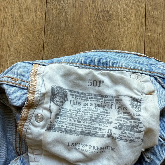Denim High-Waisted Women Shorts 501 Levi’s 27 - Picture 3 of 6